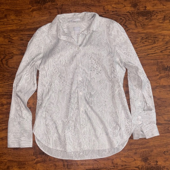 Chico's Tops - Chico's No Iron Coolmax All Seasons Stretch Gray Snakeskin Button-Down Blouse